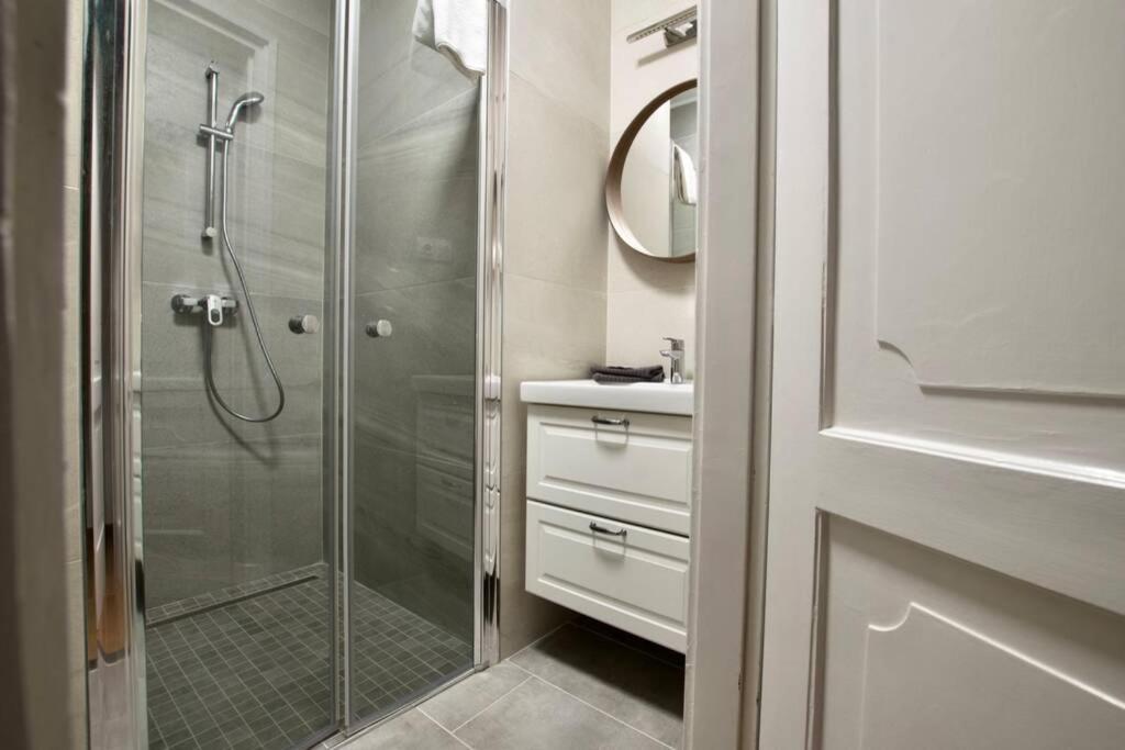 Premium By Hi5-vaci Str. 3 Bedroom Appartement