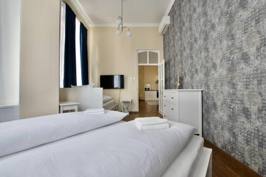 Premium By Hi5-vaci Str. 3 Bedroom *