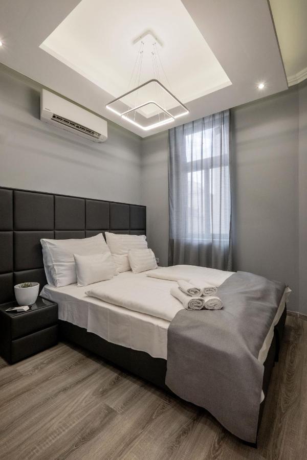 Prime Star Deak Ter Modern Luxury