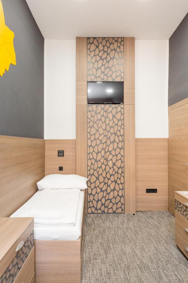 E14 Design Hostel