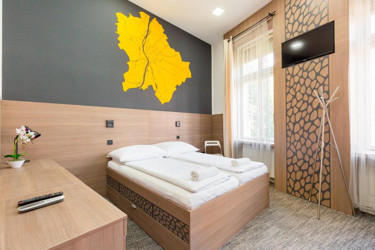 Hostel E14 Design