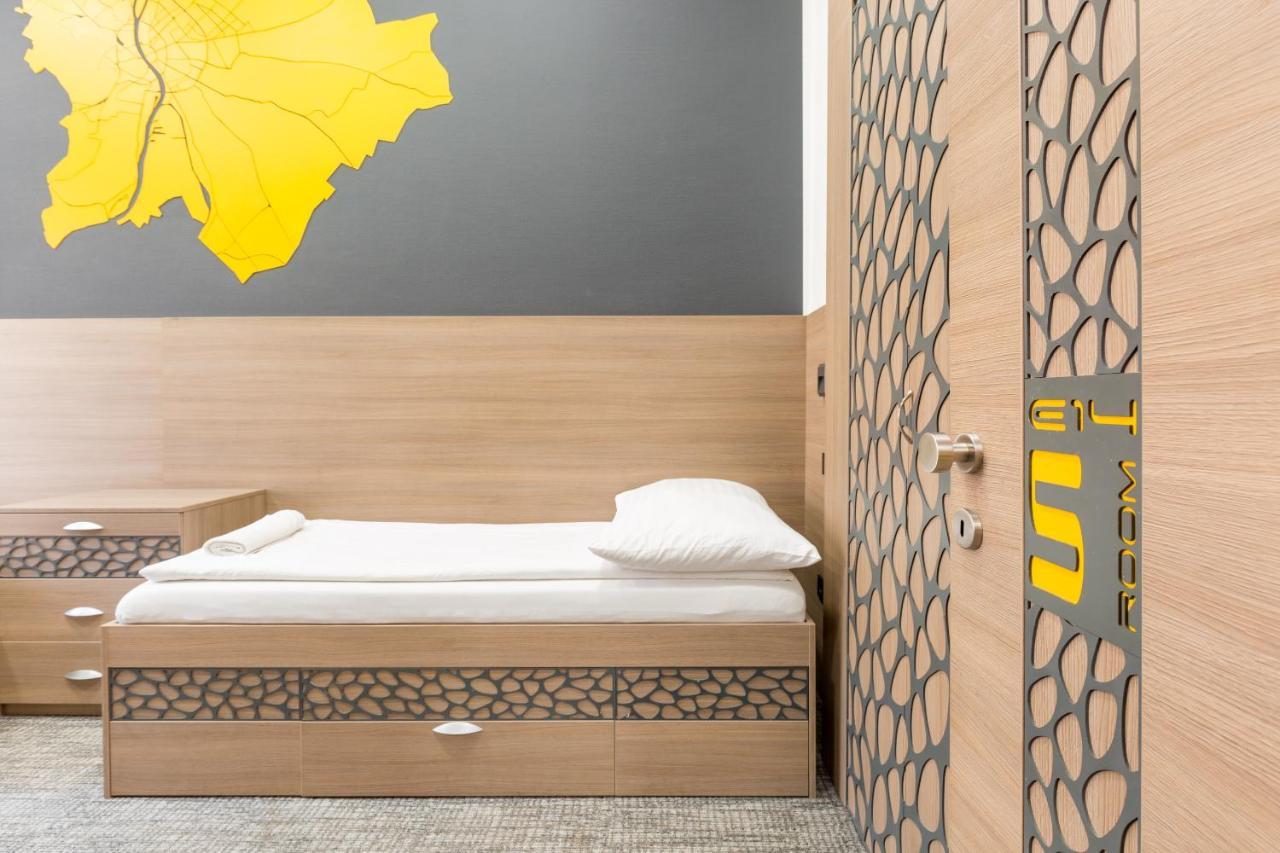 Hostel E14 Design