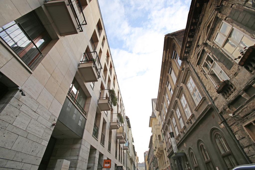 Avantgarde Apartahotel 4*