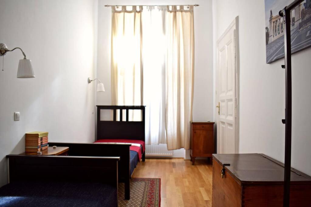 In Historical Building With Free Private Parking Appartement *