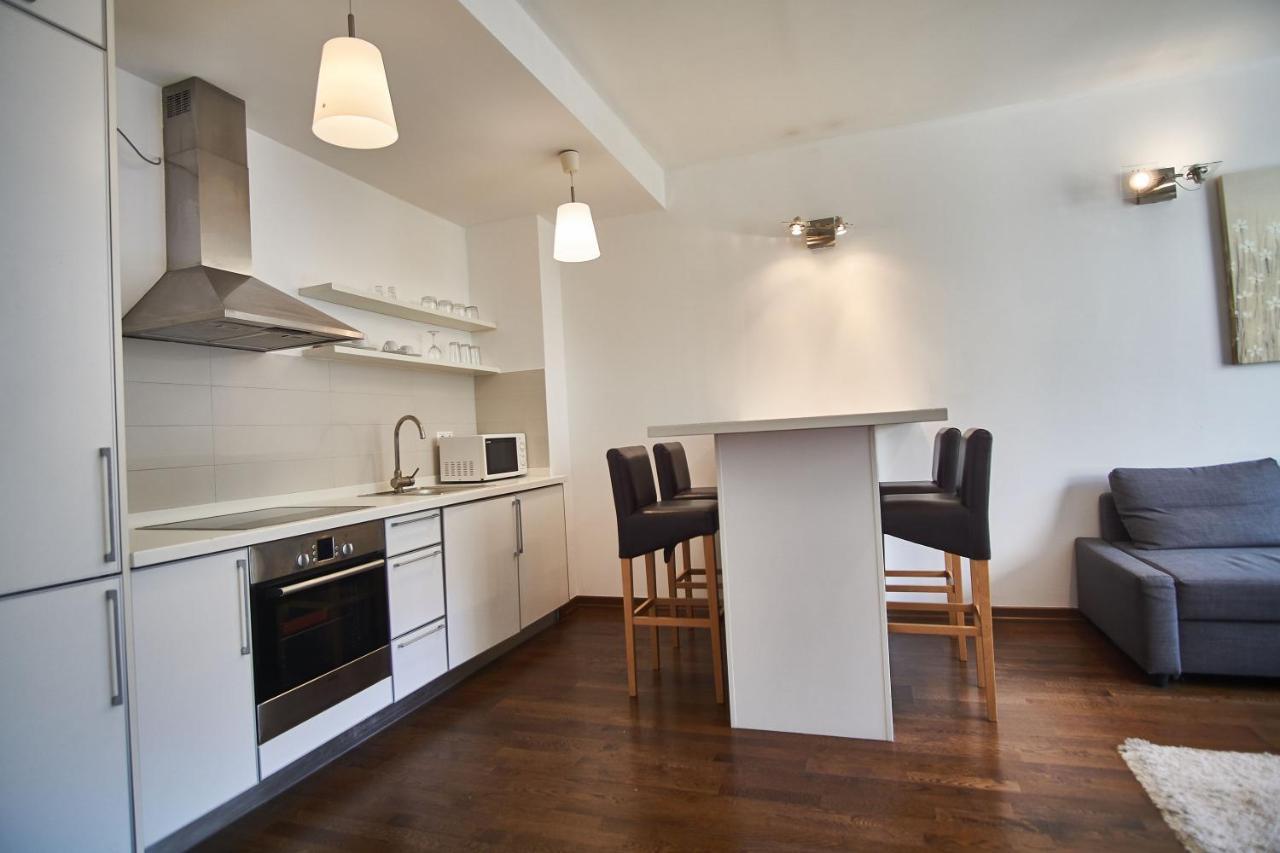 Apartment Senator Apartments - Hostaid