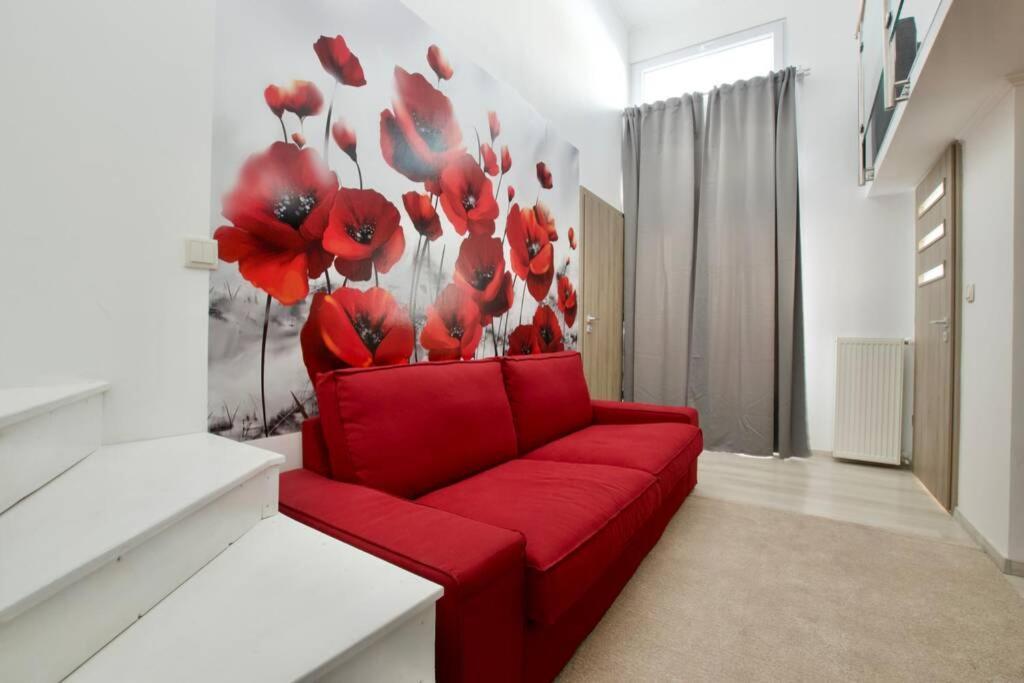 Standard By Hi5- Rose Street's *