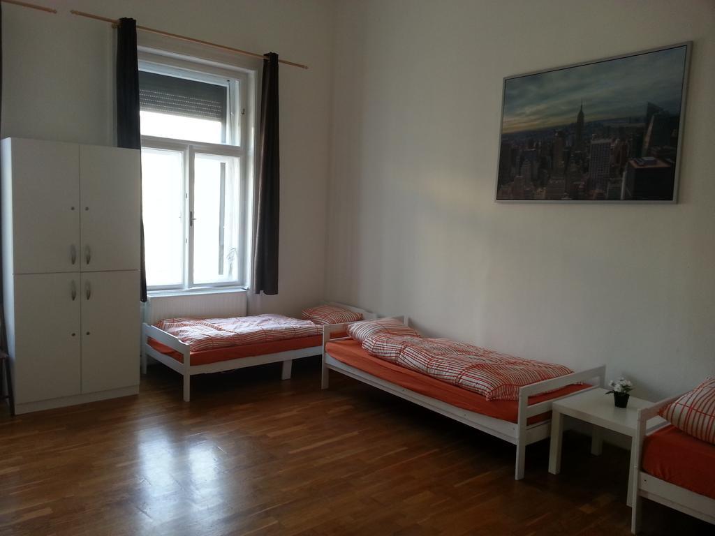 Caterina Private And Hostal *