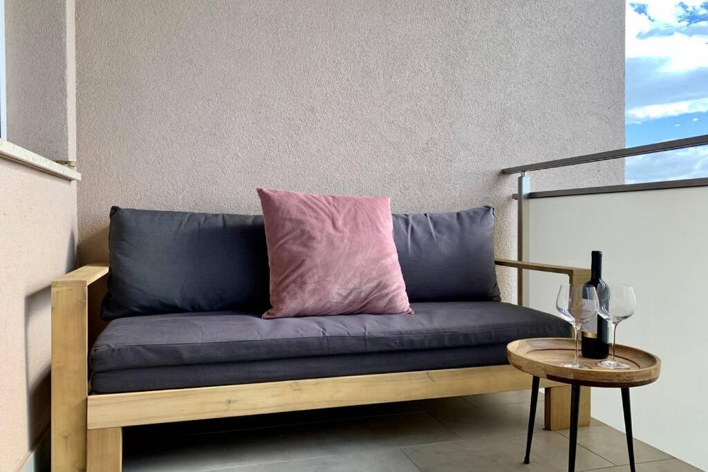 Modern Studio Apartment With Balcony