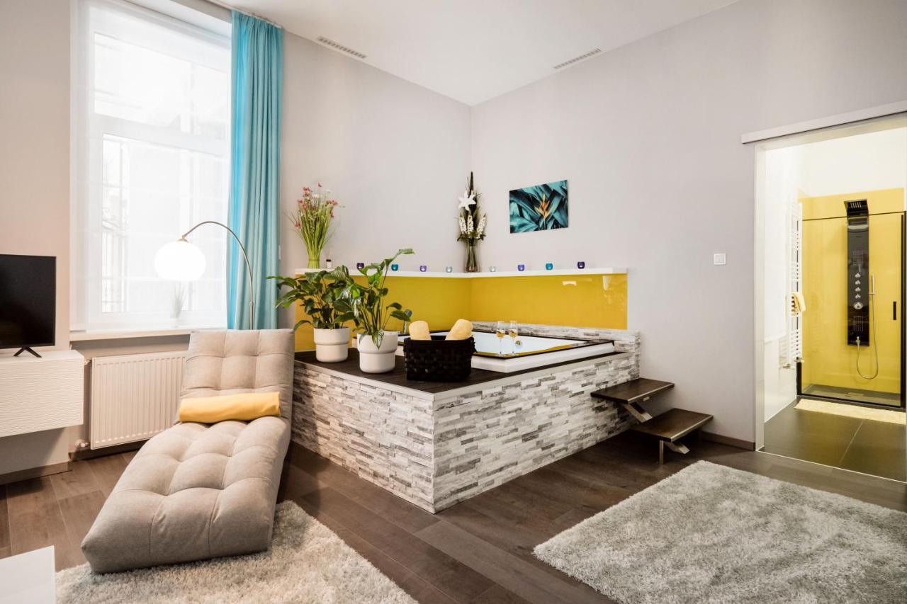Downtown Luxury Jacuzzi * Budapeszt
