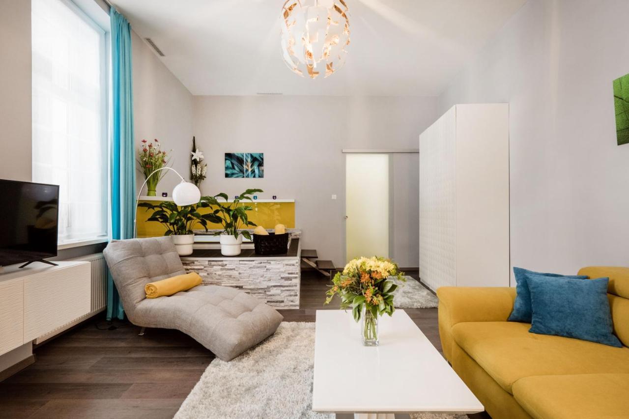 Downtown Luxury Jacuzzi Apartment *