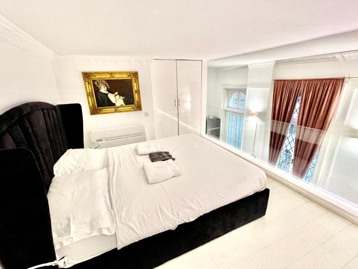 Jacuzzi Opera Apartament *