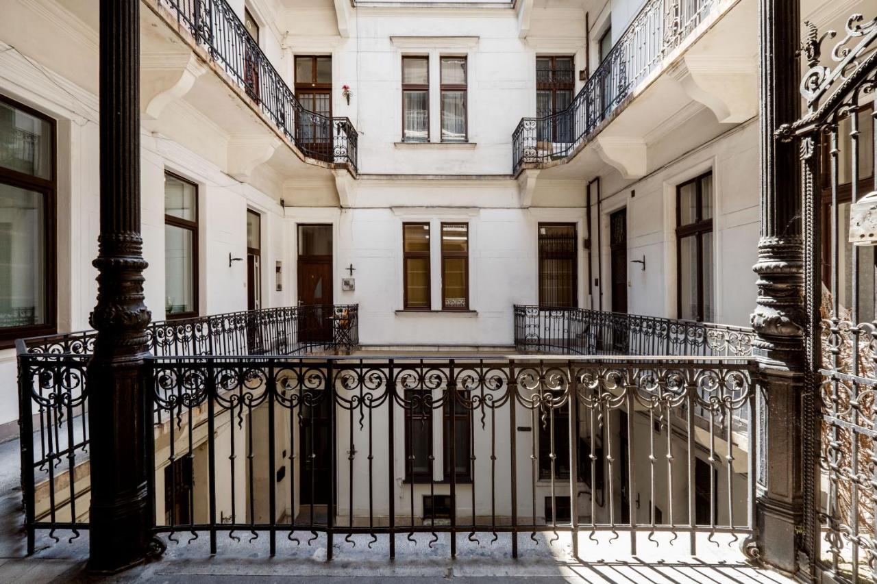 Downtown Luxury Jacuzzi Apartment Budapest