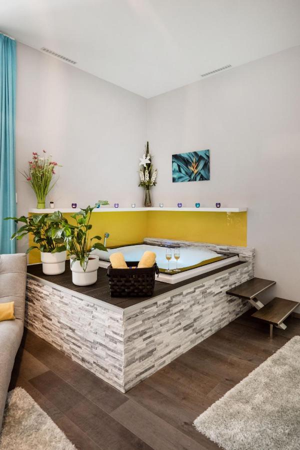 Downtown Luxury Jacuzzi Apartament *