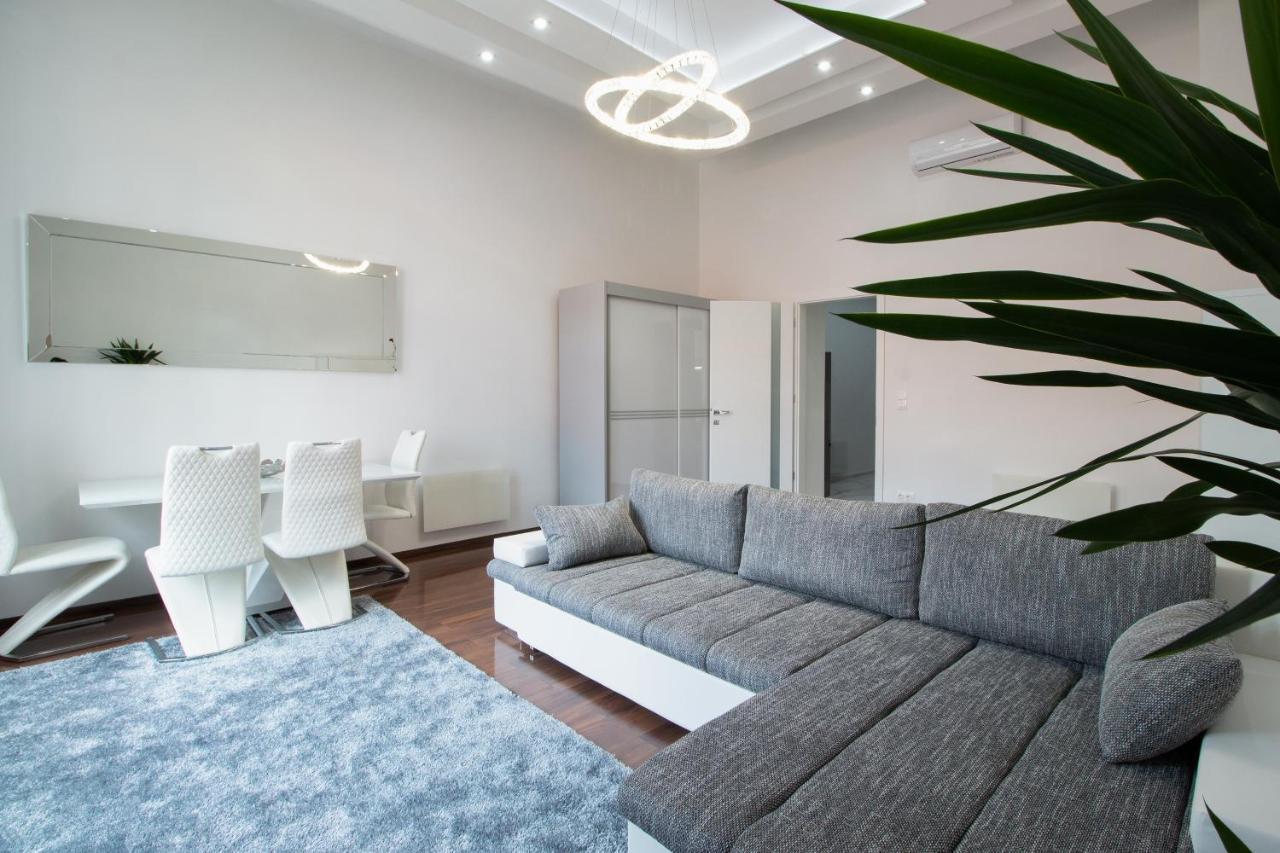 Basilika View Imperial -sas Street -need Reservation For Free Parking Apartment Budapest