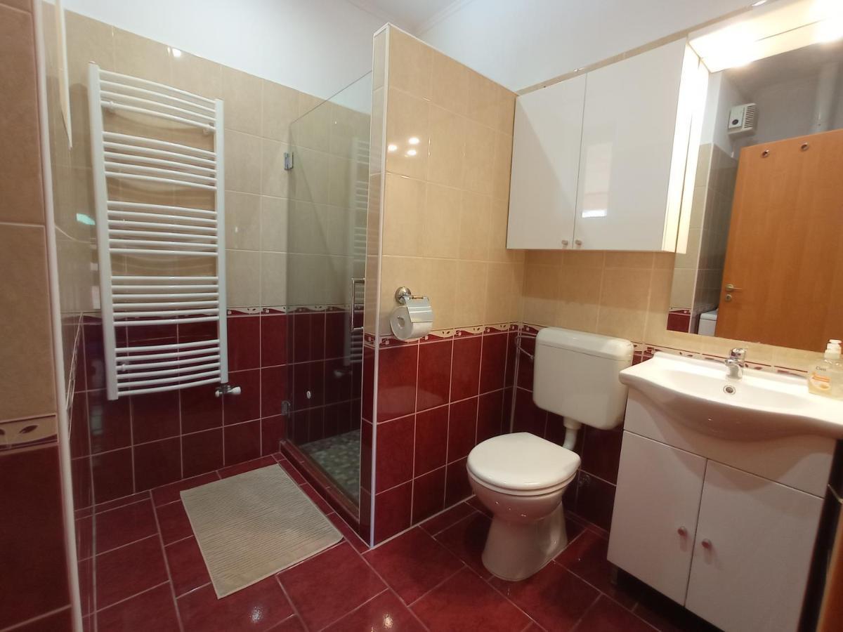 Airport Apartment