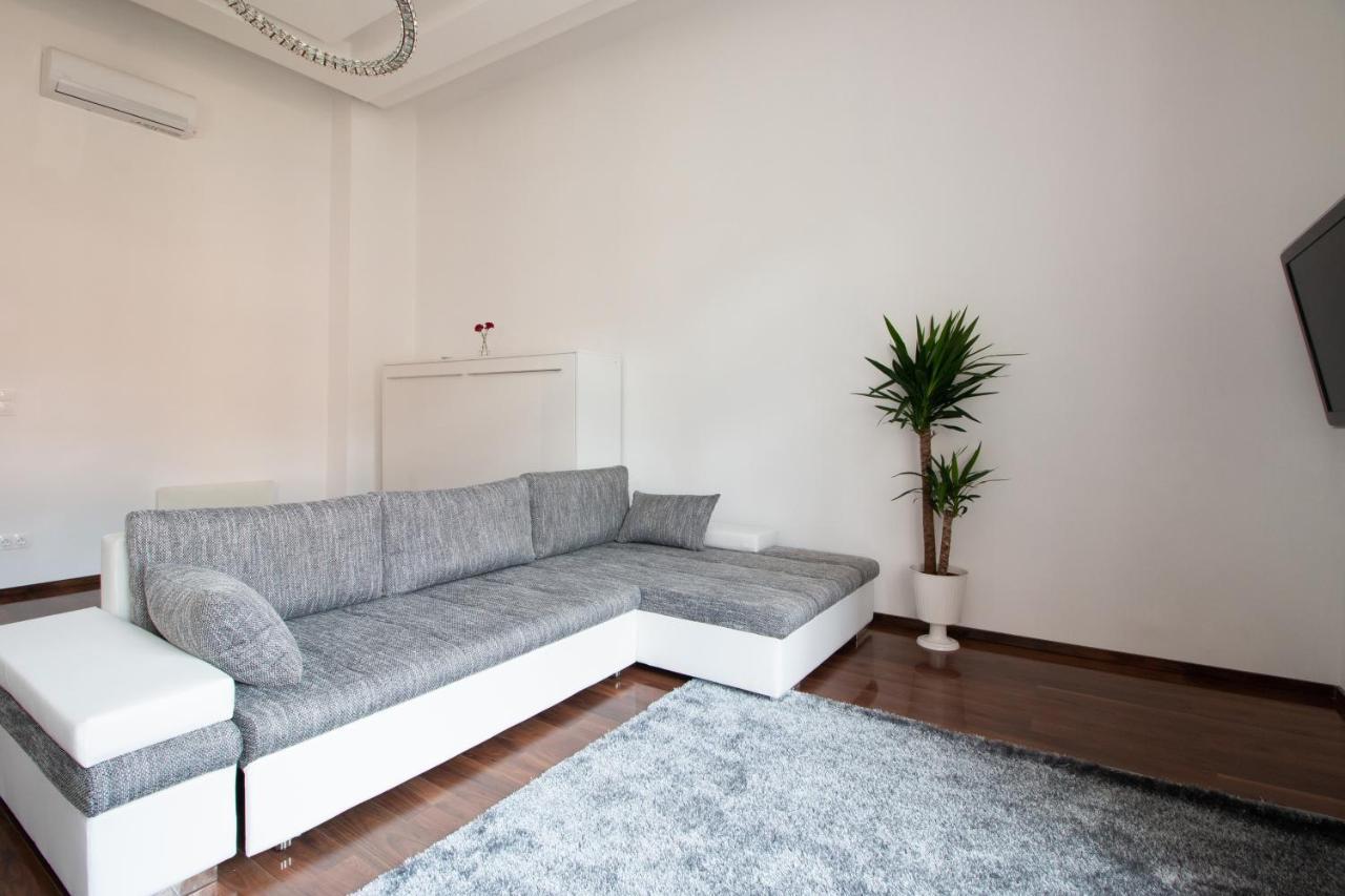 Apartment Basilika View Imperial -sas Street -need Reservation For Free Parking
