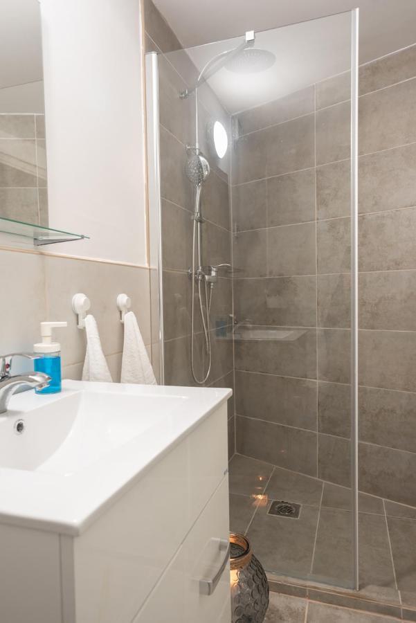 Dob50 Spacious - 2 Separate Bedroom, 4 People, Ac, Wifi Apartamento Budapest