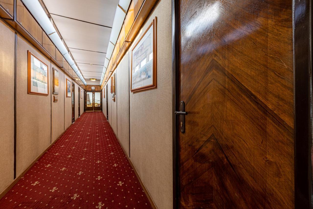 Grand Jules - Boat 3*