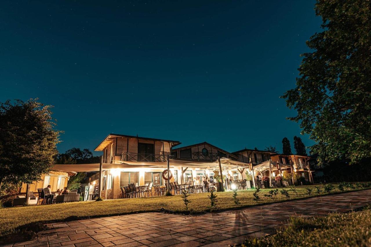 Duna Garden Hotel 4*