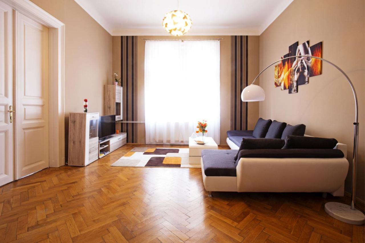 A54: Charming In The Ruin Bar District * Budapest