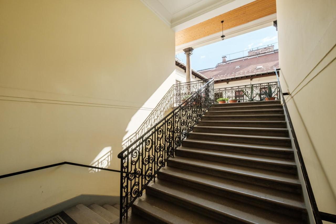 Apartment Andrassy Garden In Center Budapest