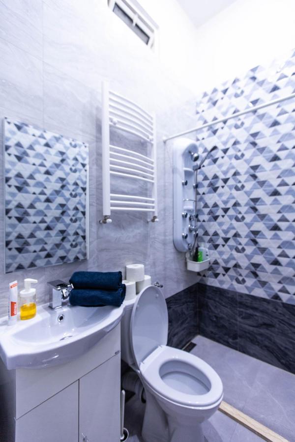 Apartment Harmony Residency - 4 Bedrooms Budapest