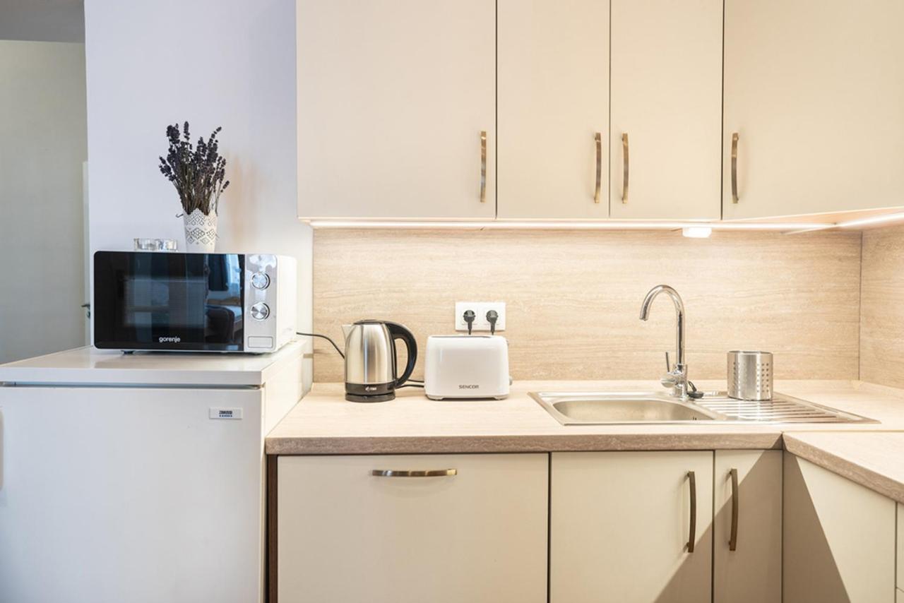 Dob50 Spacious - 2 Separate Bedroom, 4 People, Ac, Wifi * Budapest
