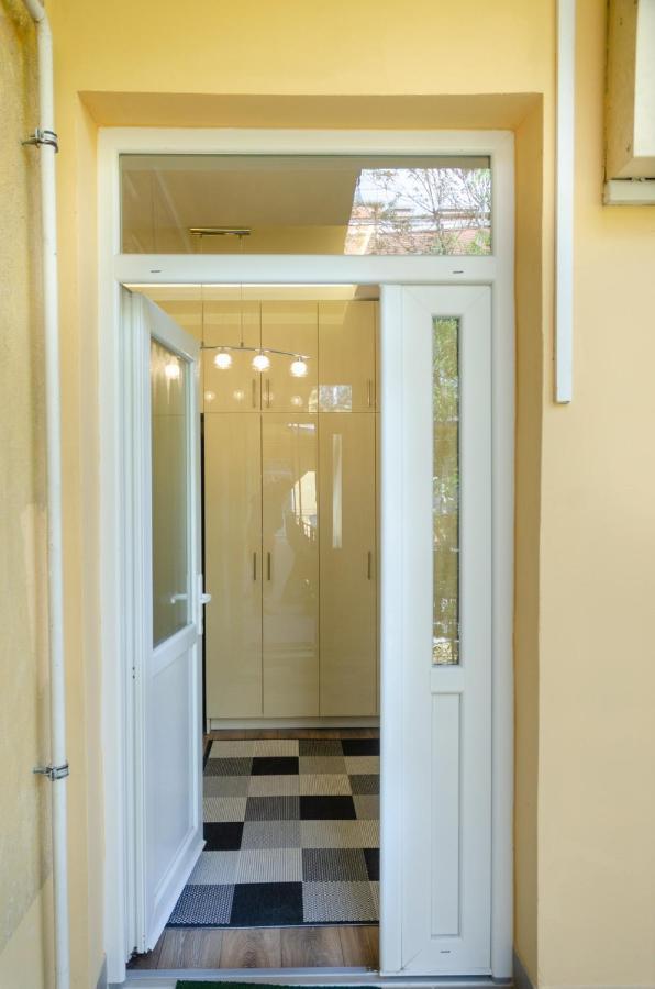 Appartement 3 En Bedroom Flat In The Main Centre For 6ppl, 3bdr,3bthr,ac Budapest