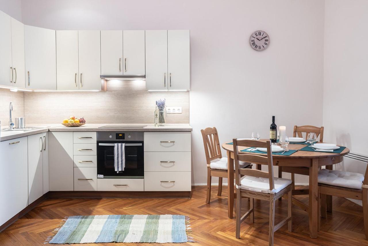 Apartamento Dob50 Spacious - 2 Separate Bedroom, 4 People, Ac, Wifi Budapest