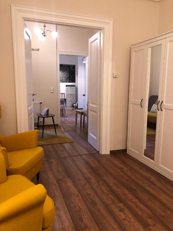Modern Comfort In Historical Apartamento *