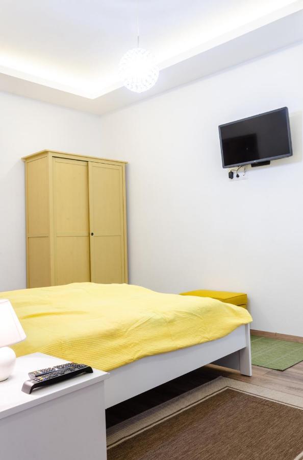 3 En Bedroom Flat In The Main Centre For 6ppl, 3bdr,3bthr,ac Appartement Budapest