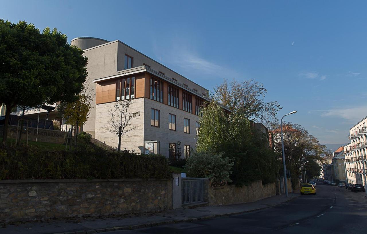 Castle Garden Hotel 4*