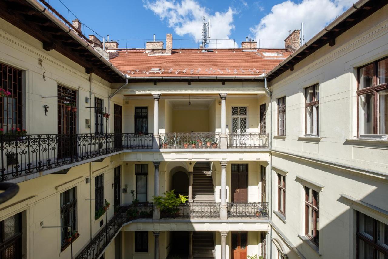 Apartment Andrassy Garden In Center *