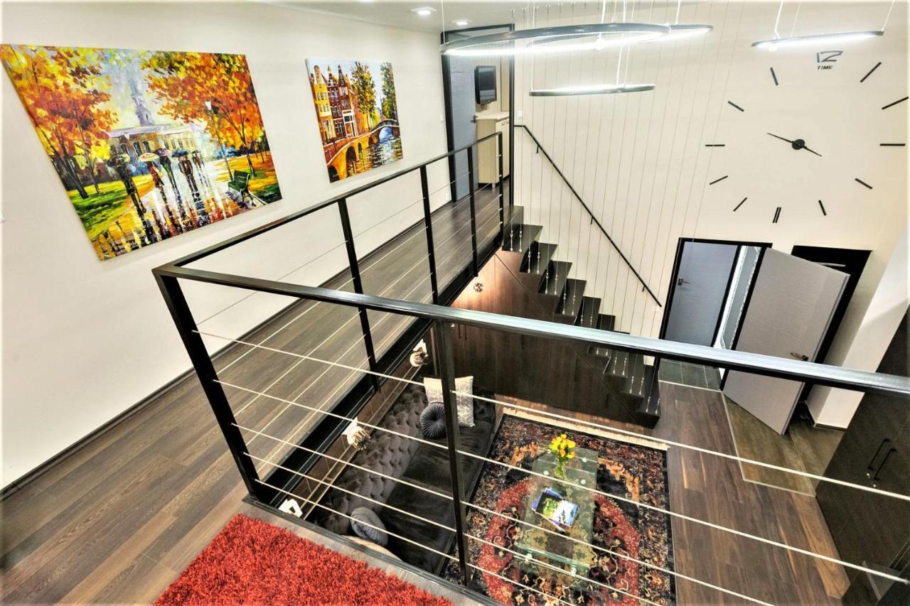Goldcentral Art B6 * Budapest