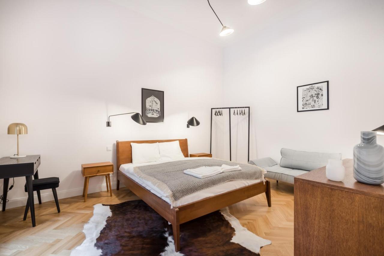 Bpr Scandi - Designer At Kiraly Street With Ac *