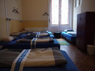 Maverick Downtown Hostel *