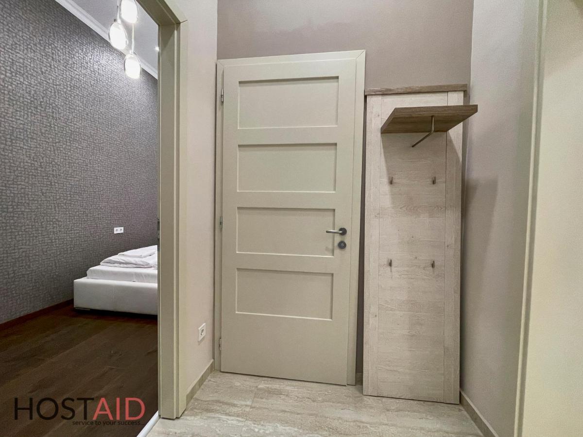 G7 - Hostaid