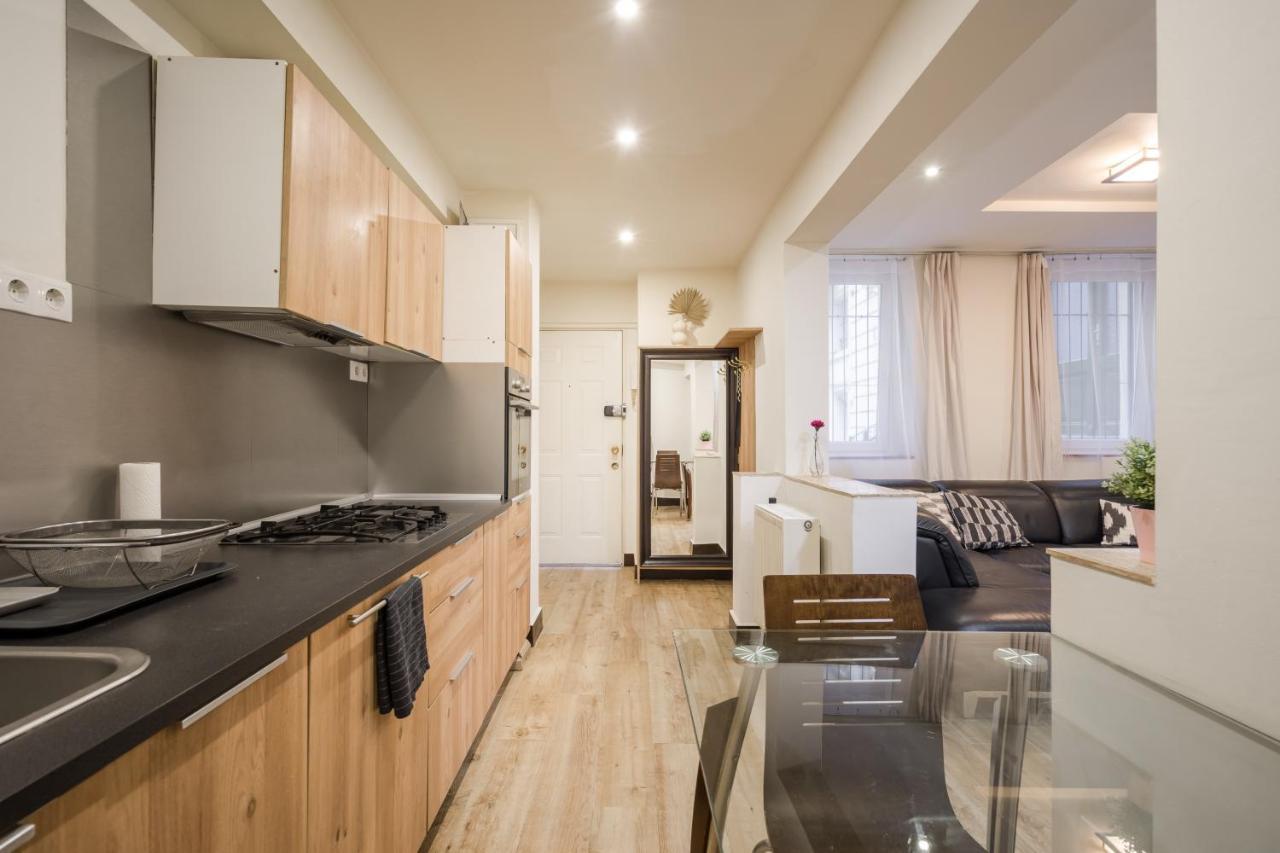 Dolly's Duplex With Free Netflix *