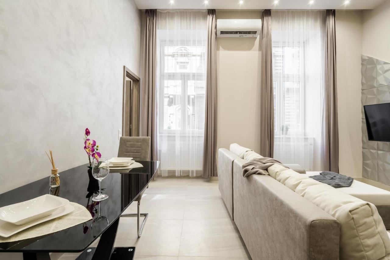 Nirvana Suite,3 Bedrooms, 2 Bathrooms, Acs * Budapest