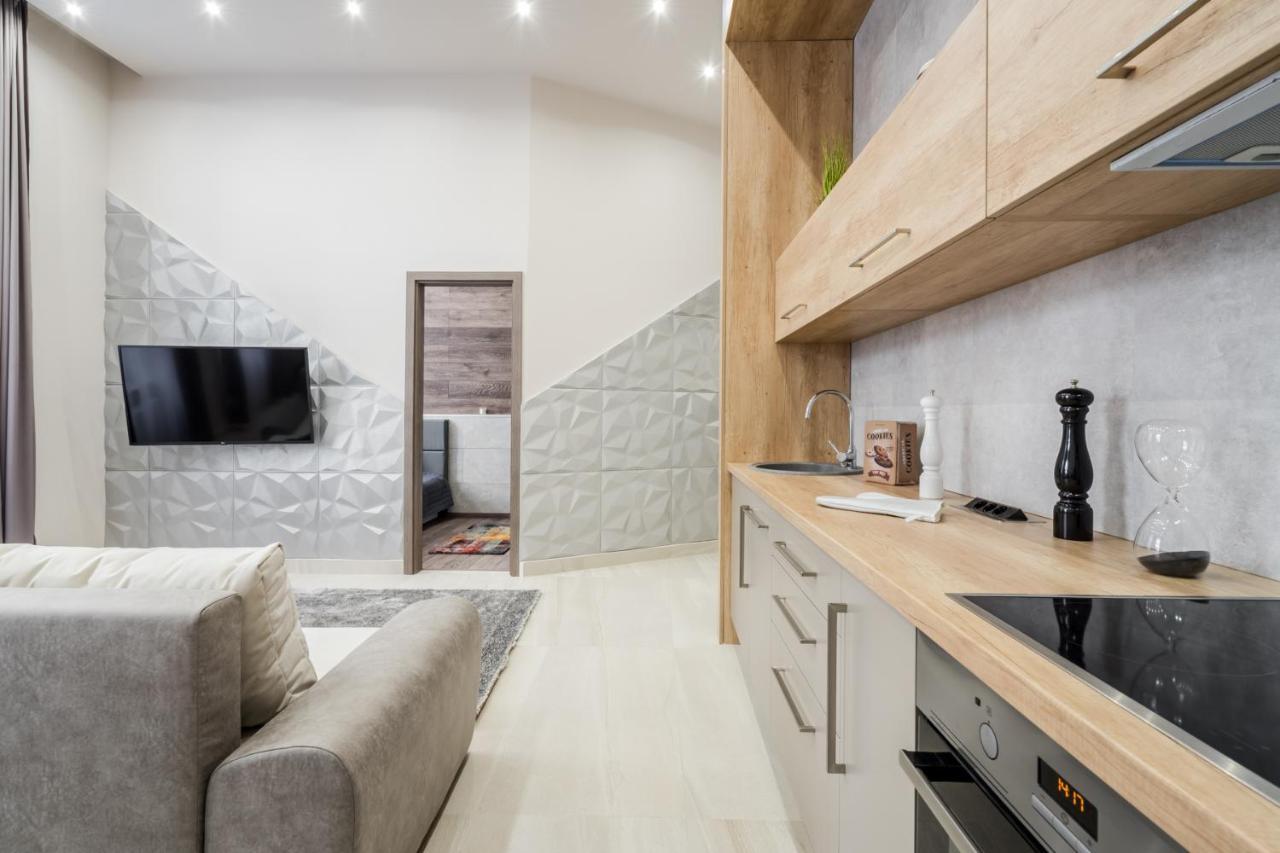 Apartment Nirvana Suite,3 Bedrooms, 2 Bathrooms, Acs Budapest