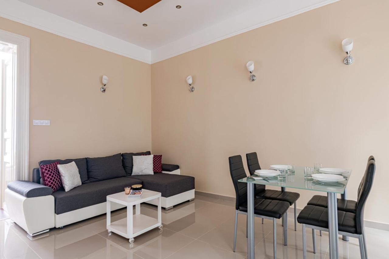 Apartment Hungary Westend *