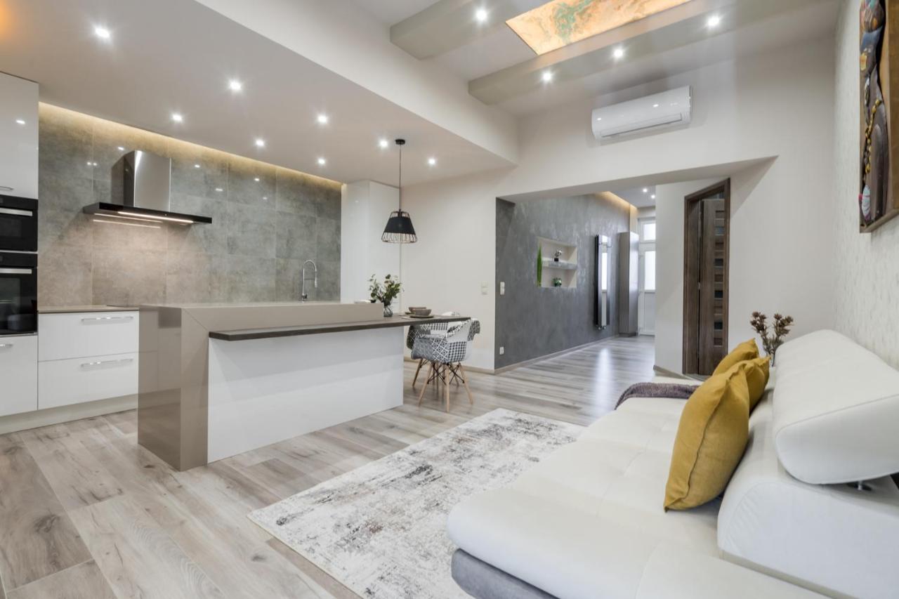 Bpr Splendid Rooftop With A/c Apartament *