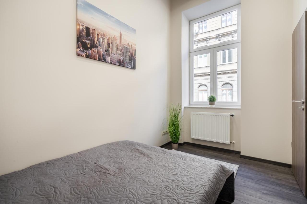 Nirvana Suite,3 Bedrooms, 2 Bathrooms, Acs Apartment
