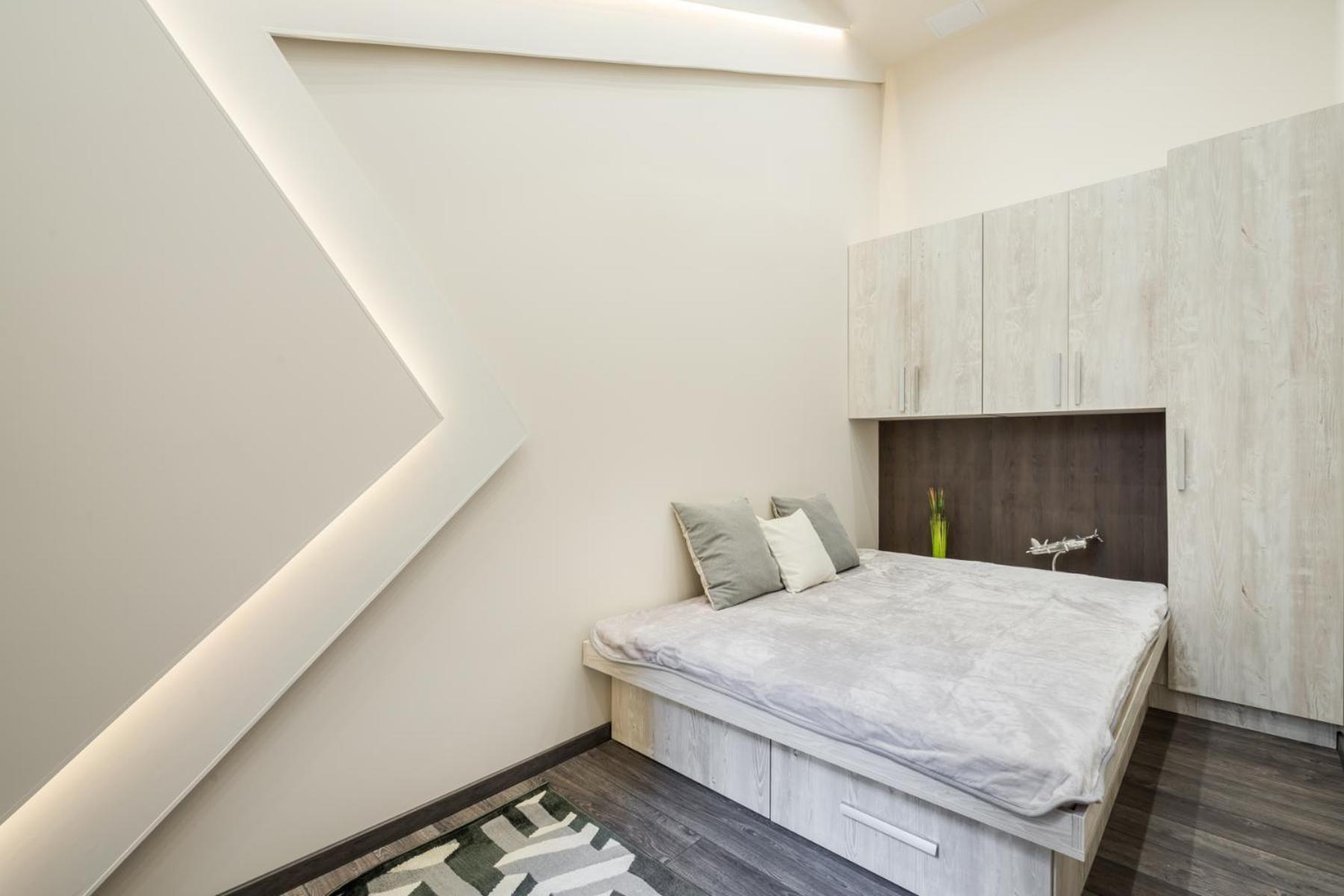 Apartment Nirvana Suite,3 Bedrooms, 2 Bathrooms, Acs *
