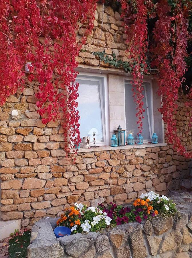 View Small House Free Parking Self Check-in *