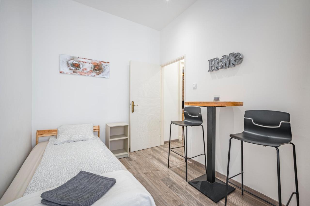 Design W Ac On Ring Road By Newave * Budapeszt