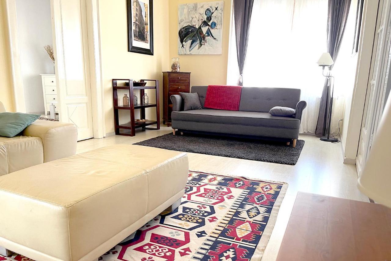 Elegant 125m2 In Center Of * Budapest