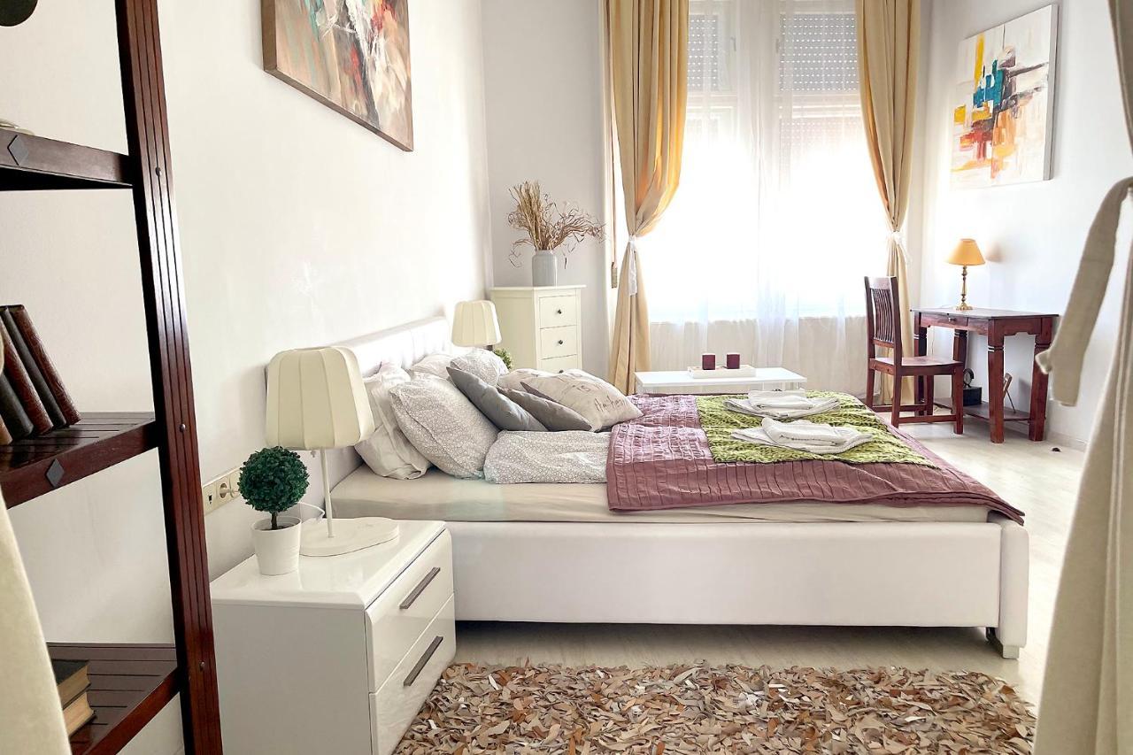 Elegant 125m2 In Center Of Budapest
