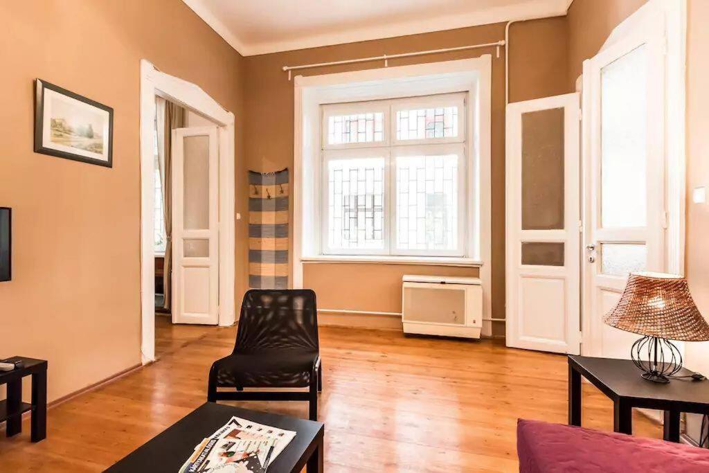 Apartment Quiet Just 10 Minutes From The Center Budapest