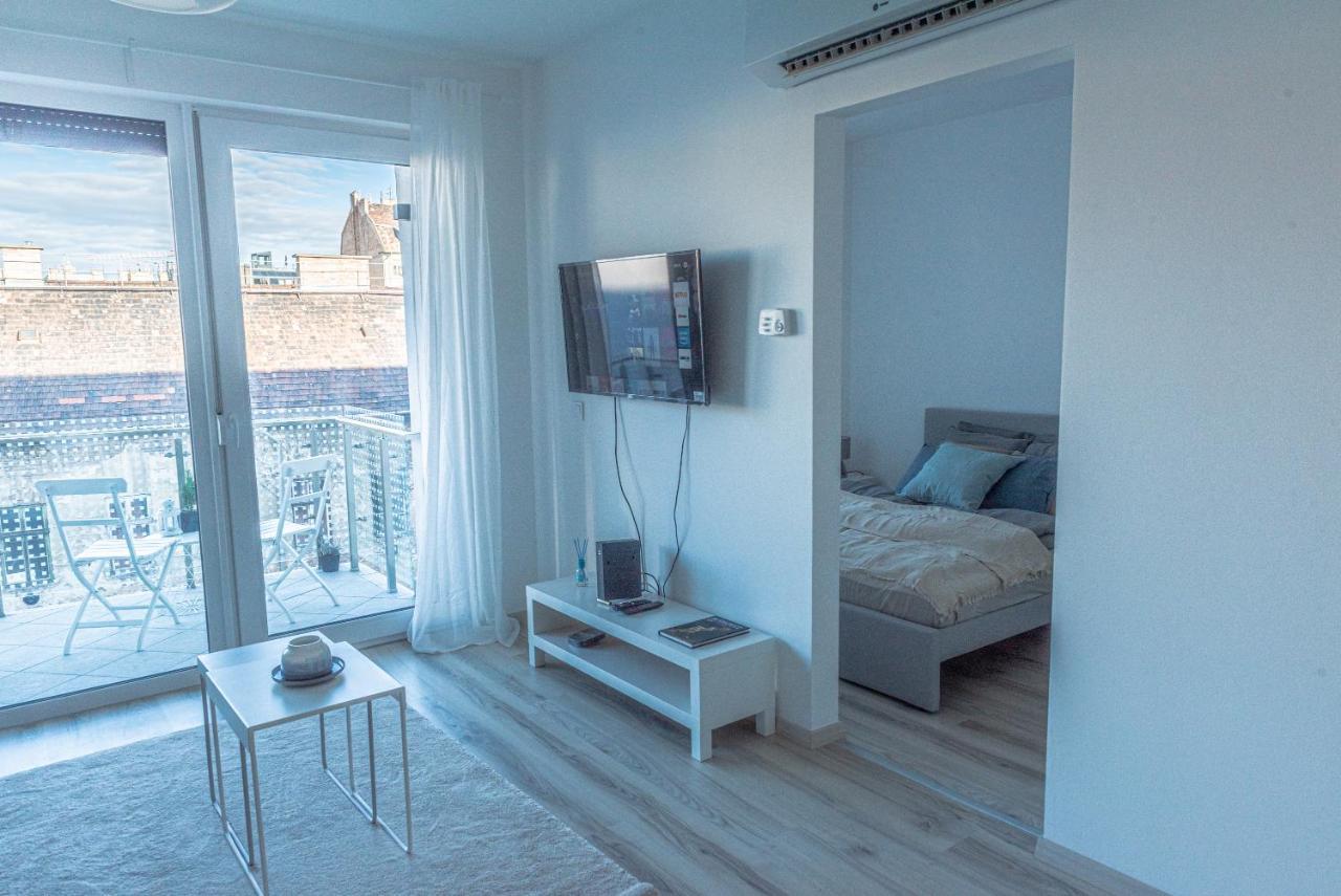 Dob36 With Free Private Parking And Balcony Apartamento